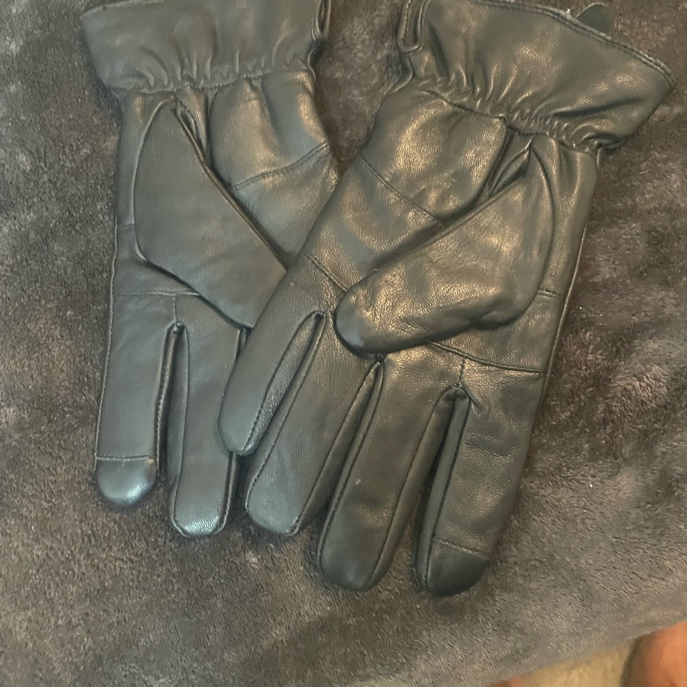 Elegant Black Leather Men's Gloves - Picture 2 of 5